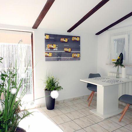 Apartman Ines- Stinjan プーラ エクステリア 写真