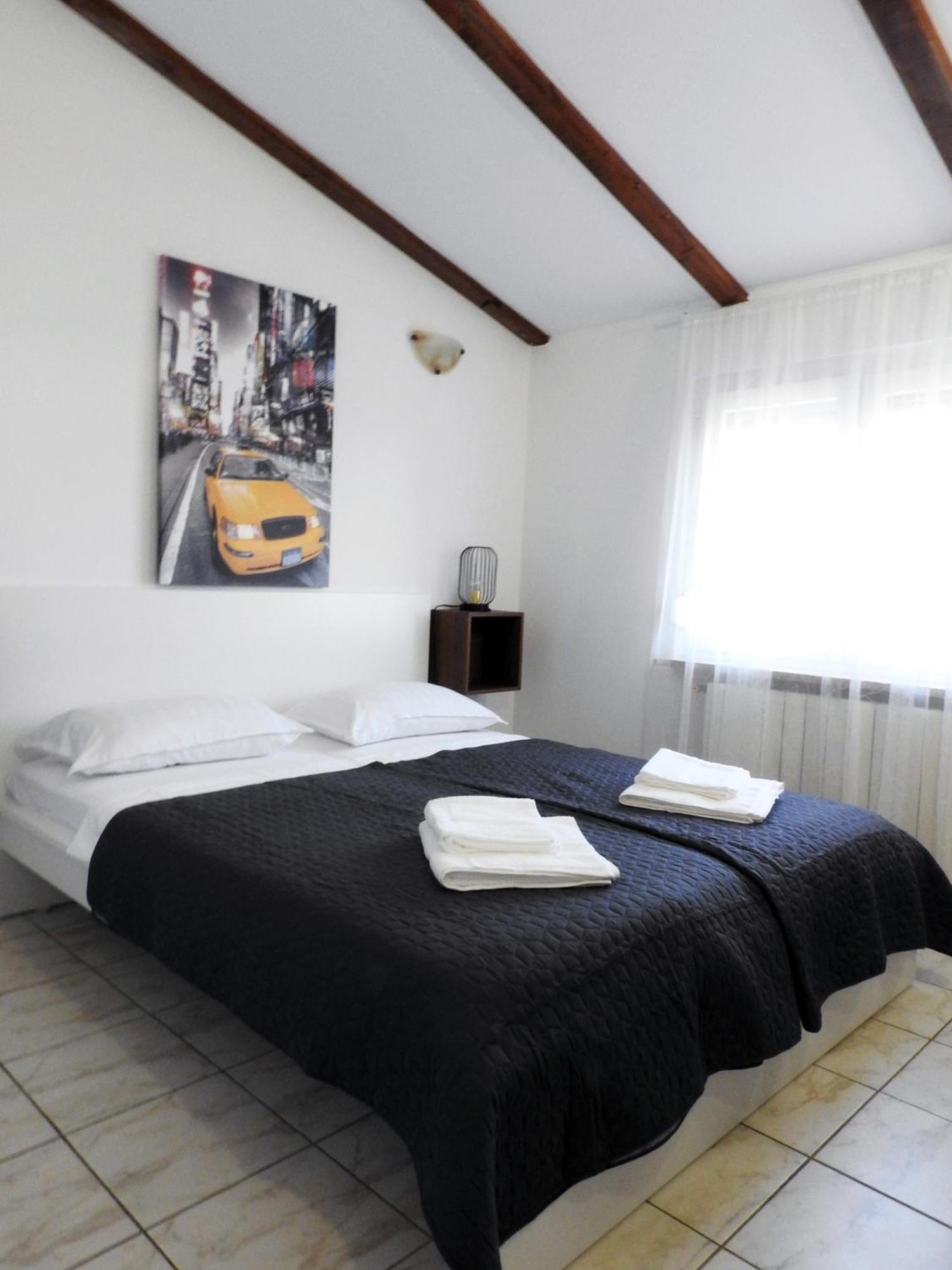 Apartman Ines- Stinjan プーラ エクステリア 写真